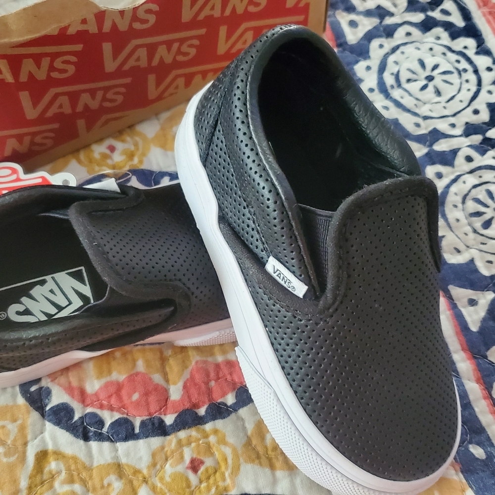 Toddler Van's Slide On Shoes Size 6